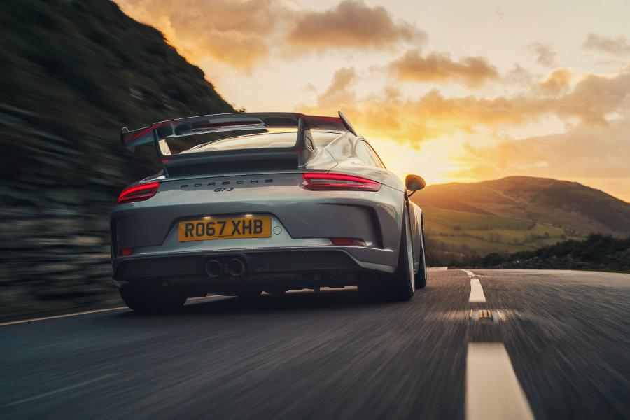  Porsche 911 GT3 (991) 2017 года  (UK) (фото 30 из 42)